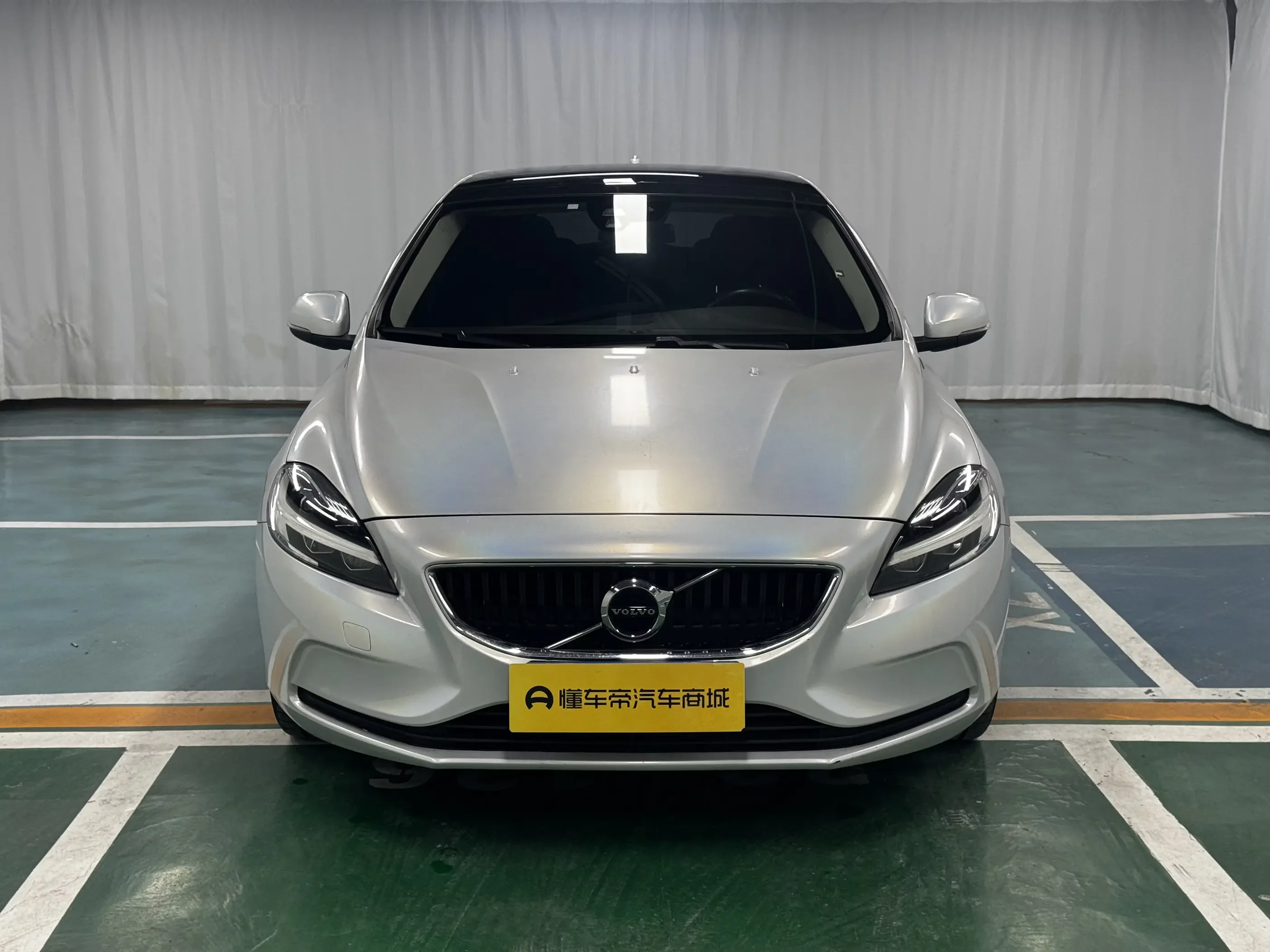 Volvo V40  из Китая