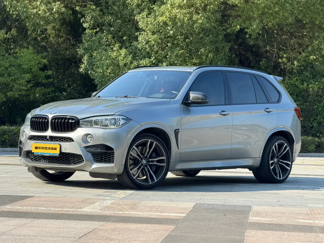 BMW X5M  из Китая