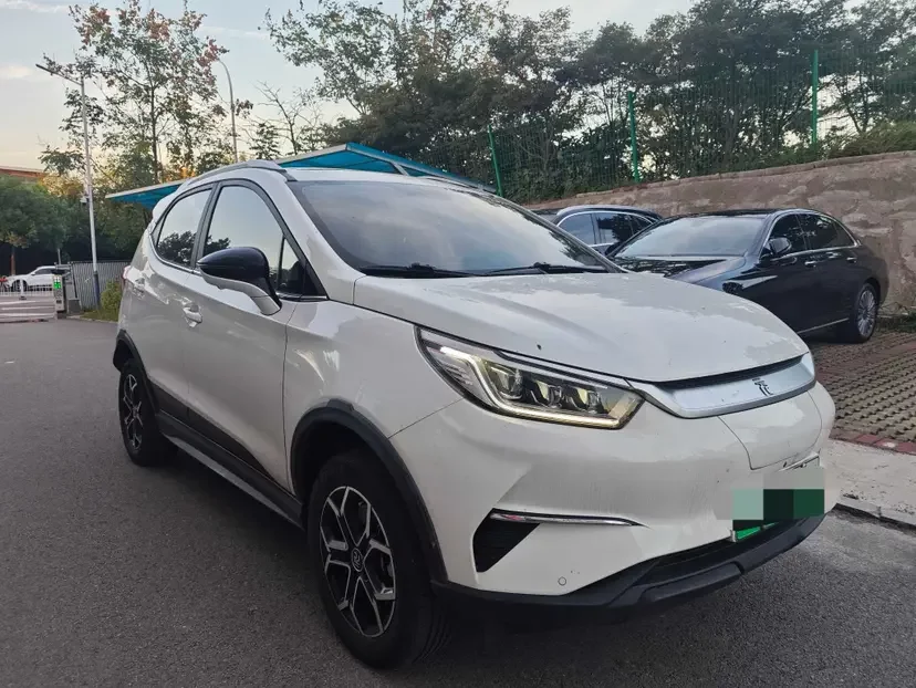BYD Yuan Pro  из Китая