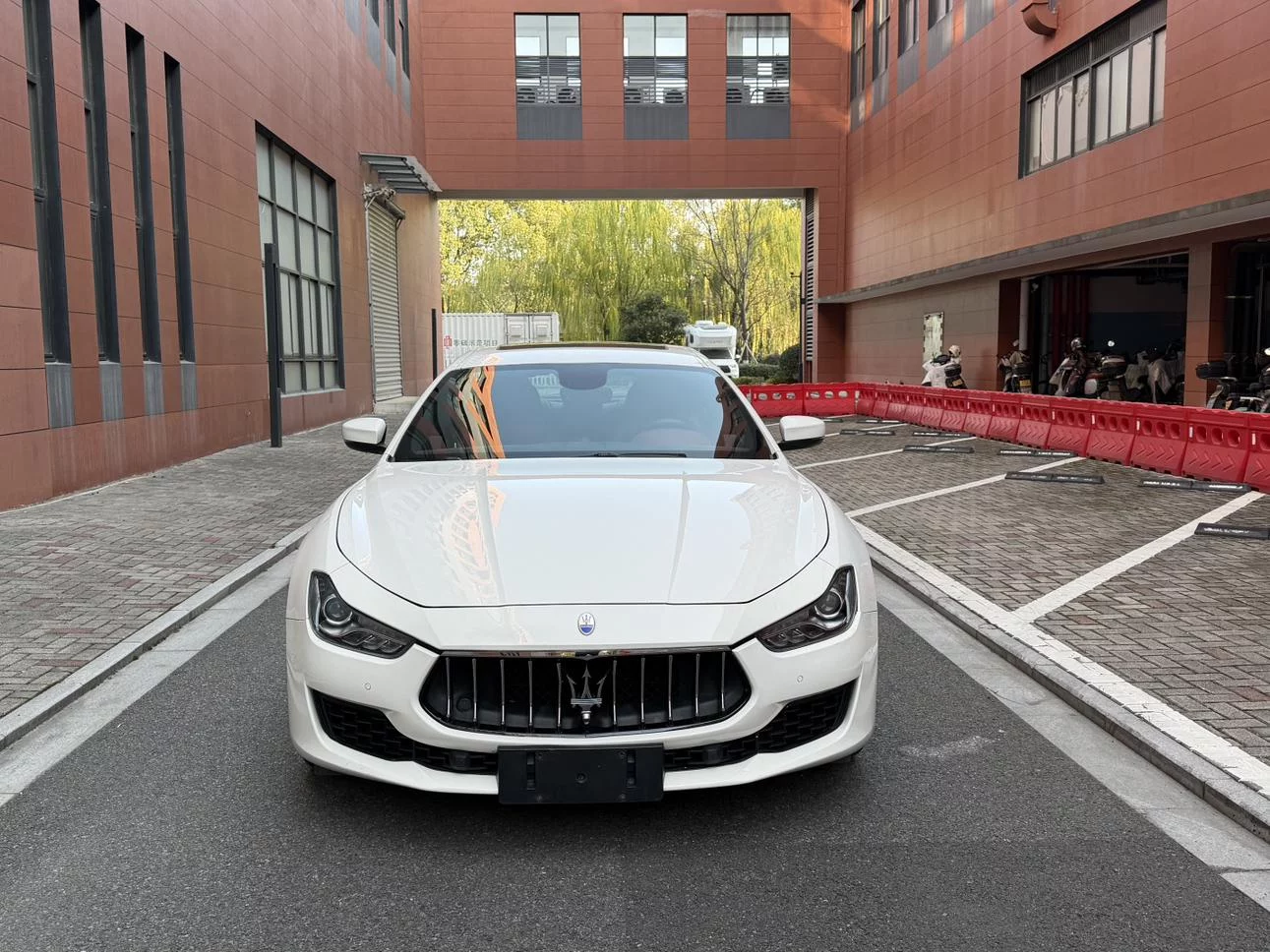 Maserati Ghibli  из Китая