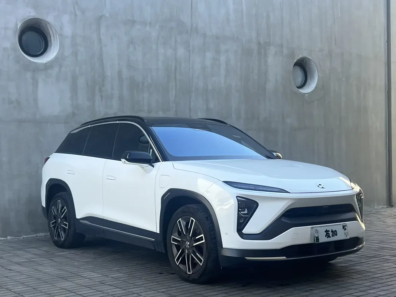 NIO ES6