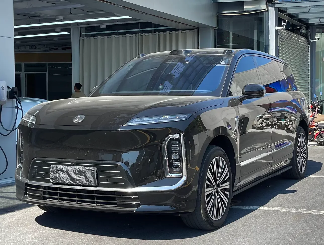NIO ES9  из Китая