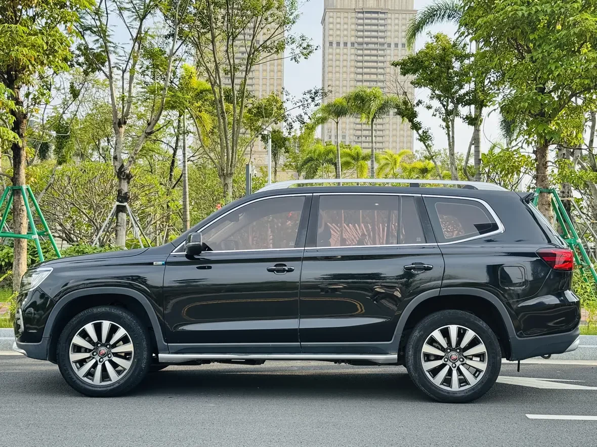 Roewe RX8