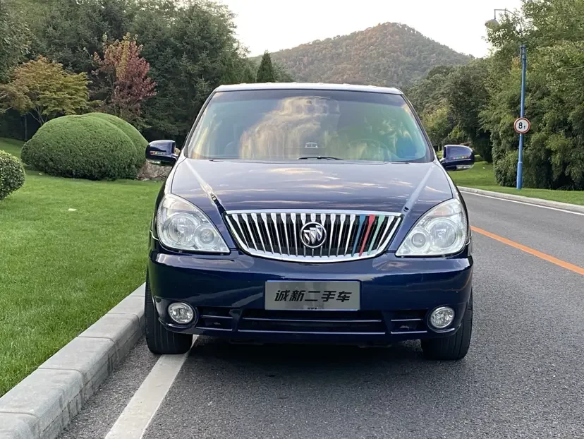Buick GL8  из Китая