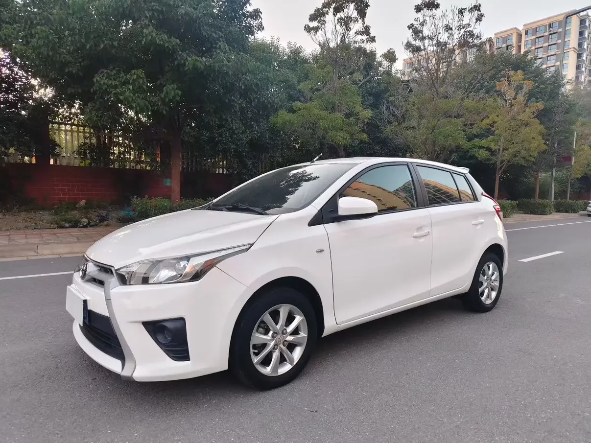Toyota Yaris L  из Китая