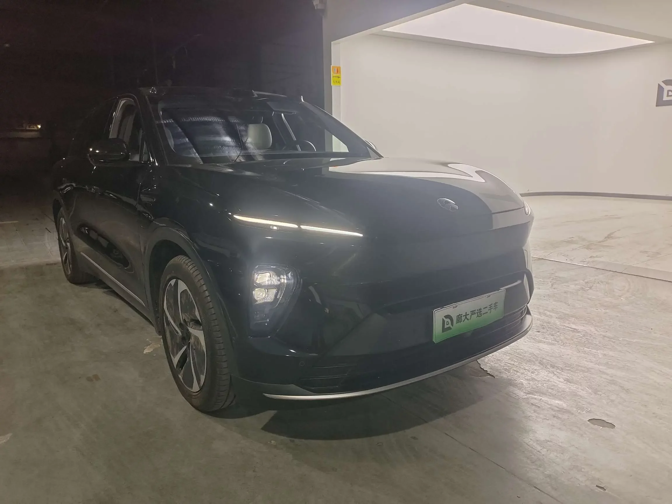NIO ES8