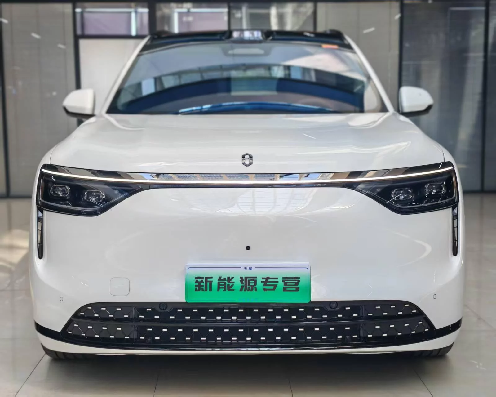 AITO QJM8