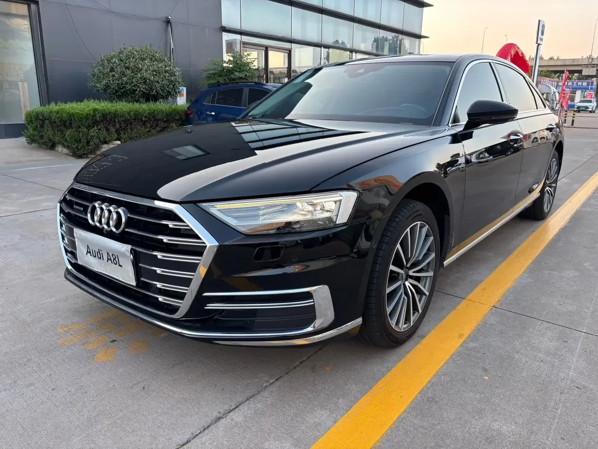 Audi A8  из Китая