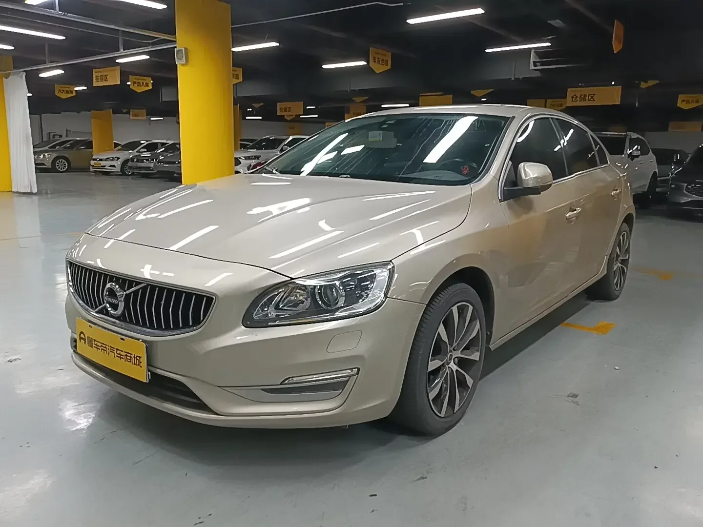 Volvo S60  из Китая