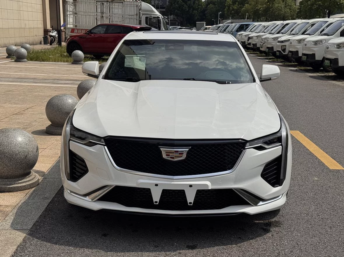 Cadillac CT4  из Китая