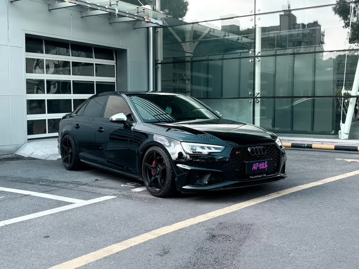 Audi S4