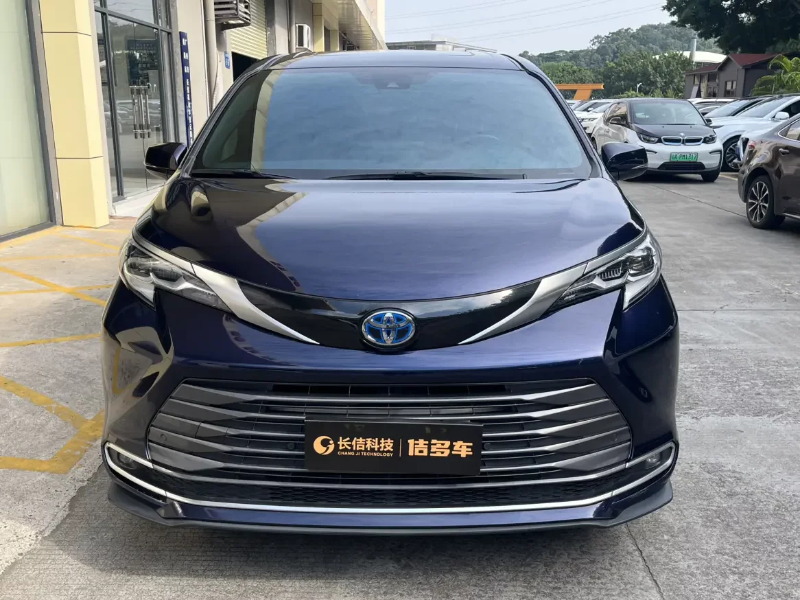 Toyota Sienna  из Китая