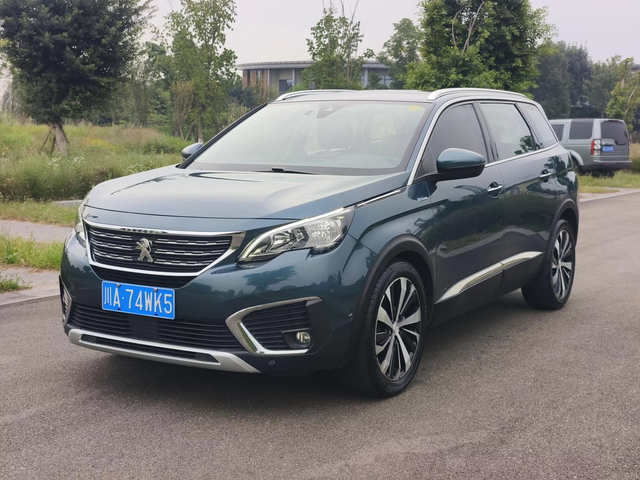 Peugeot 5008  из Китая