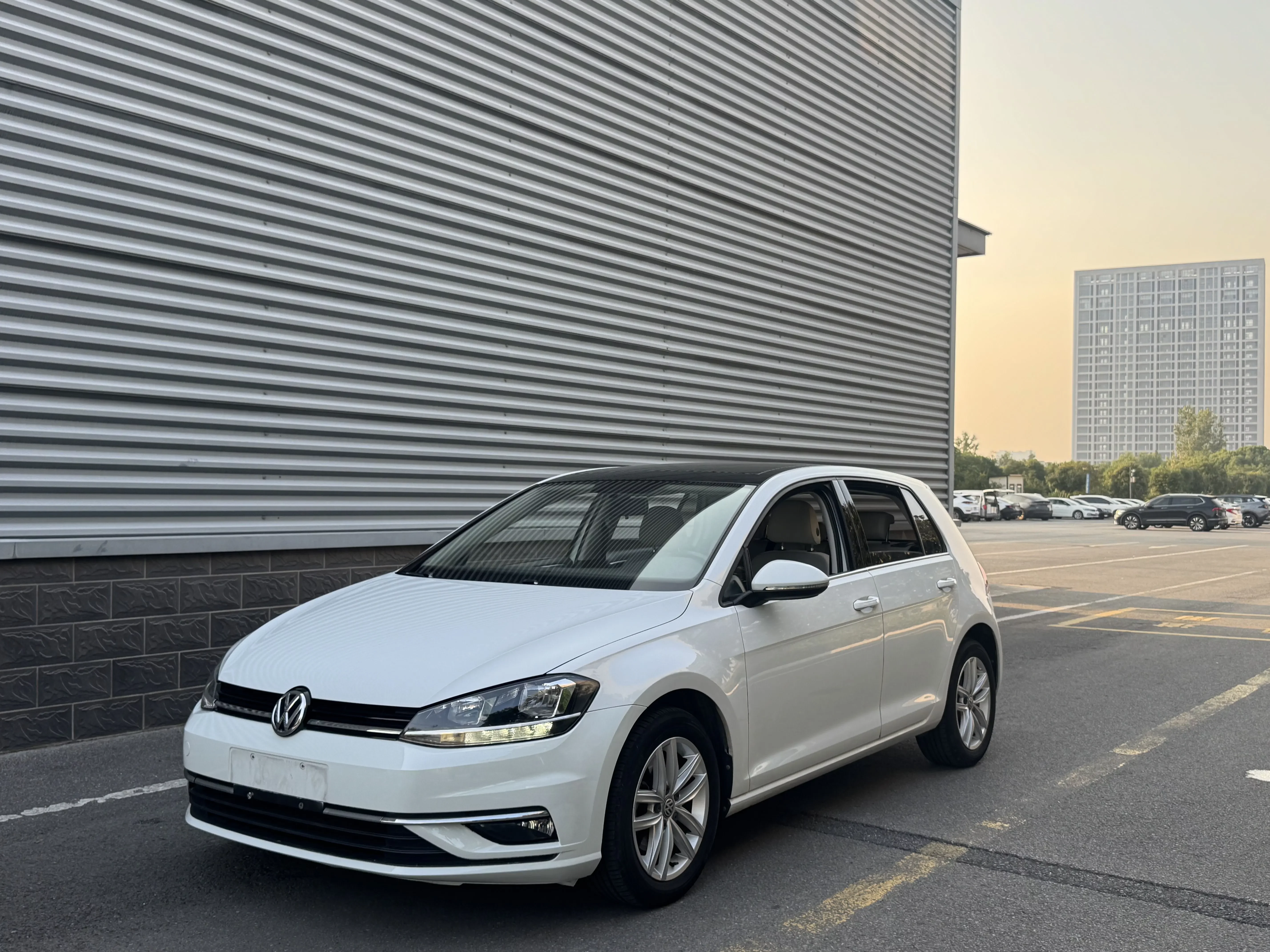 Volkswagen Golf  из Китая