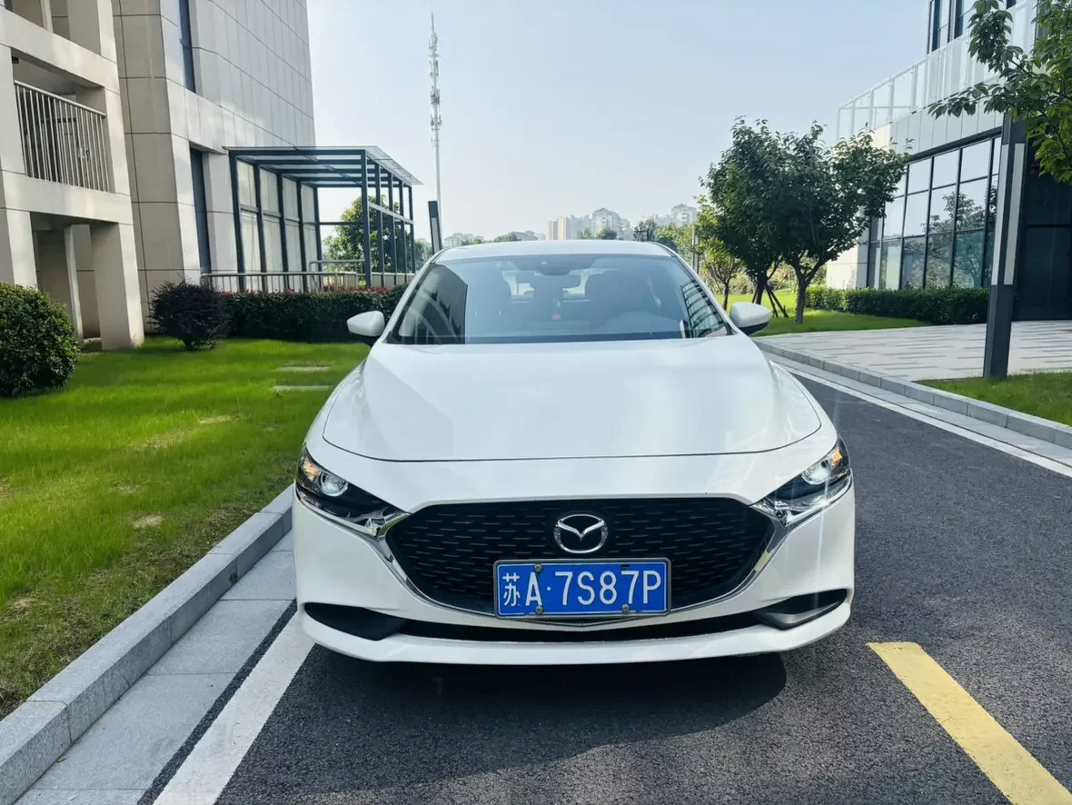 Mazda Axela (Mazda3)  из Китая