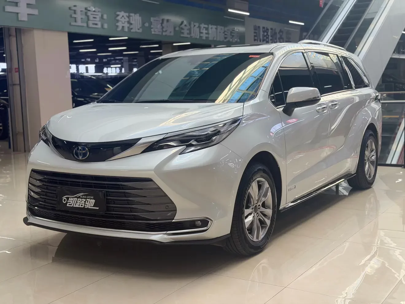 TOYOTA SIENNA