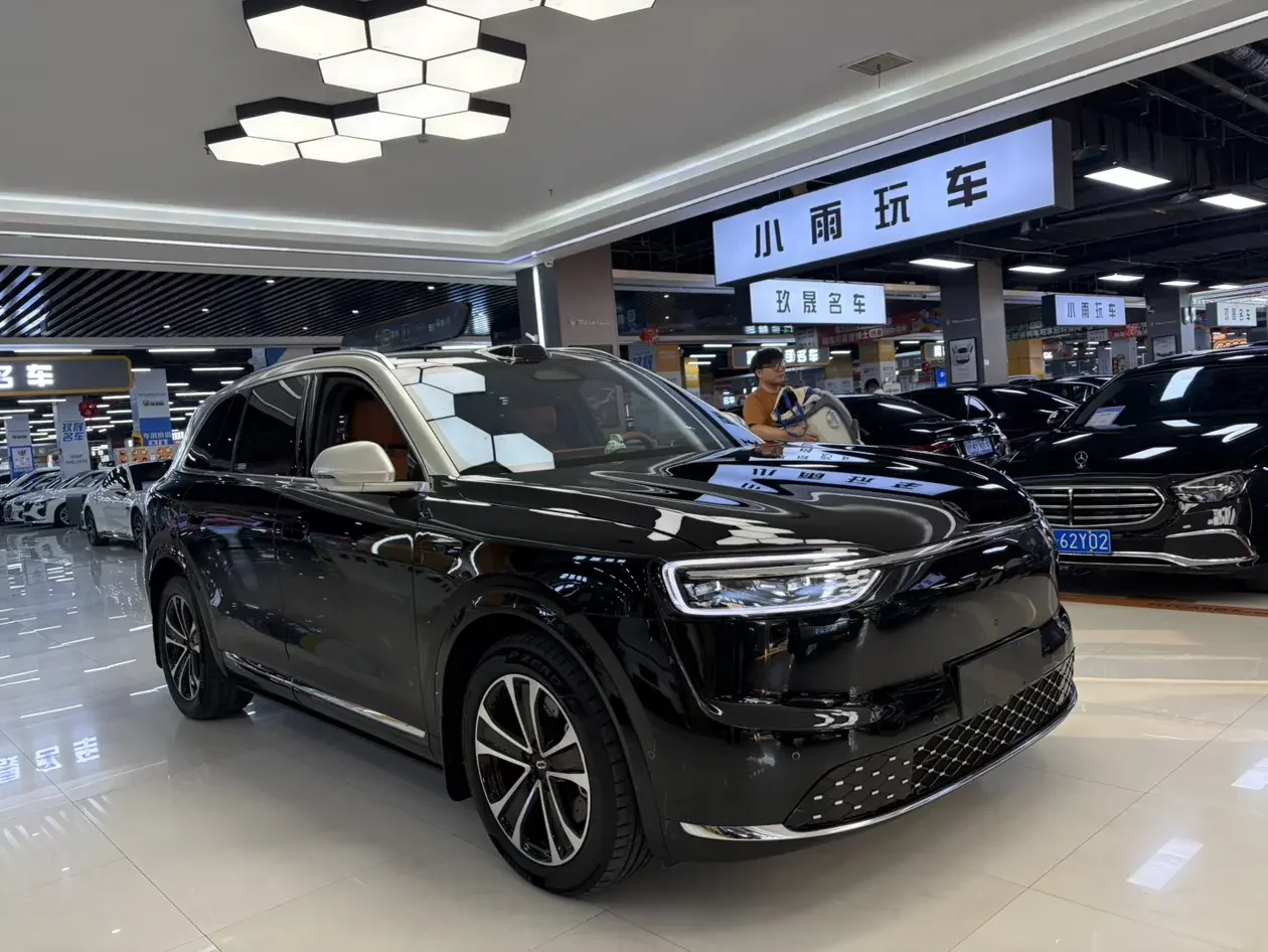 AITO M7