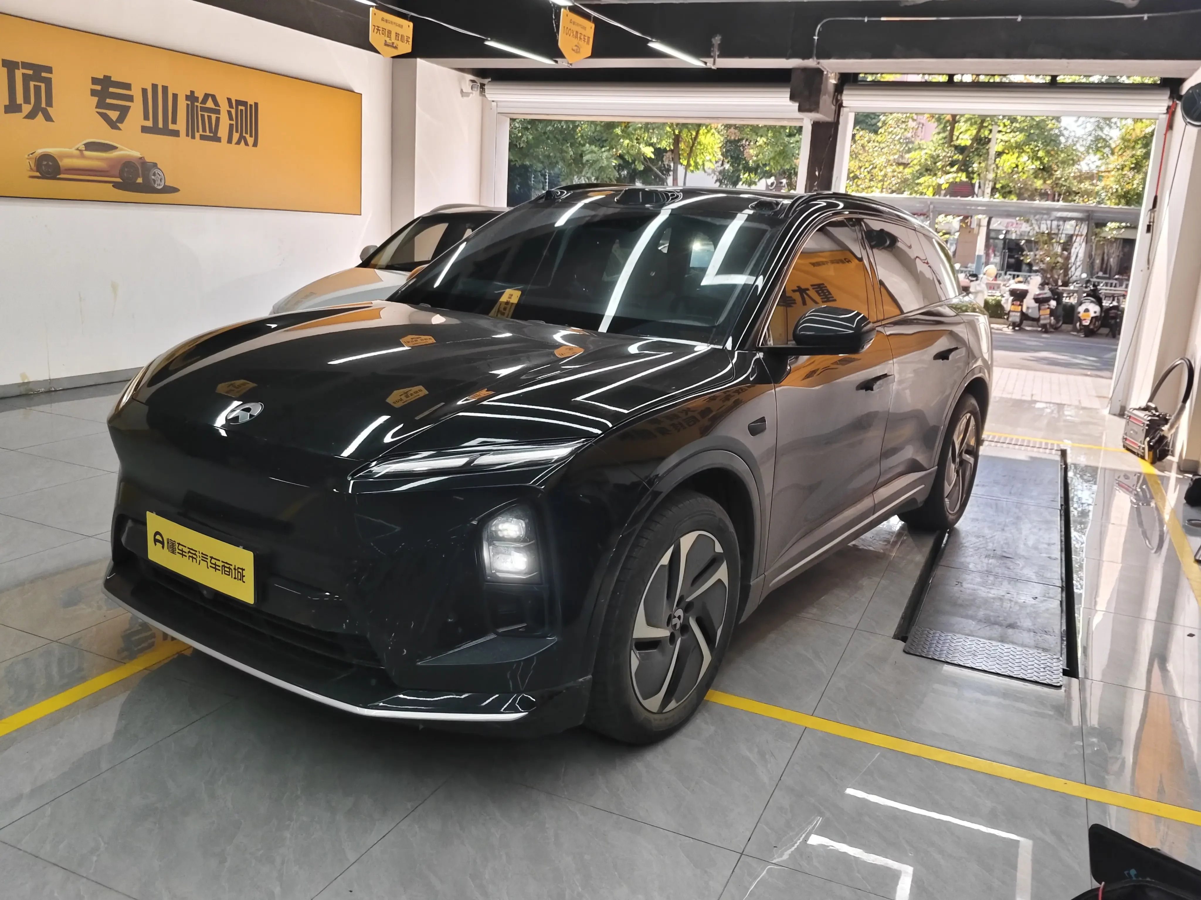 NIO ES6