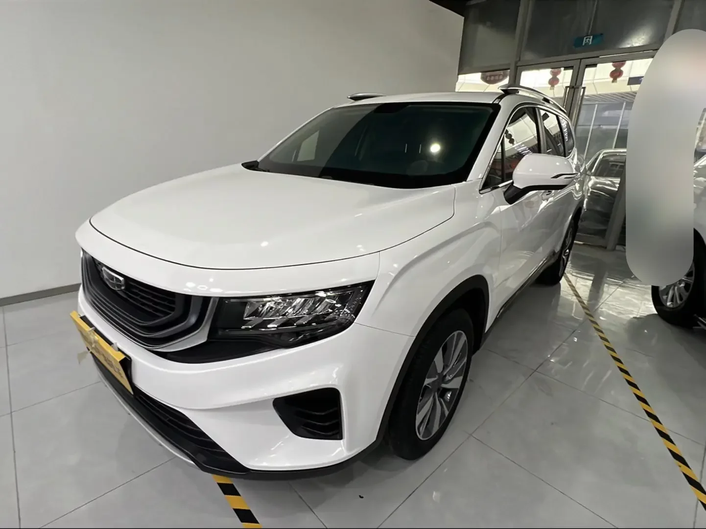 Geely Okavango