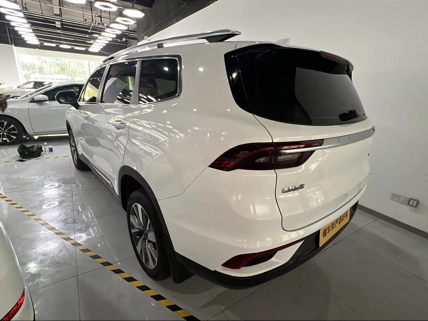 Geely Okavango