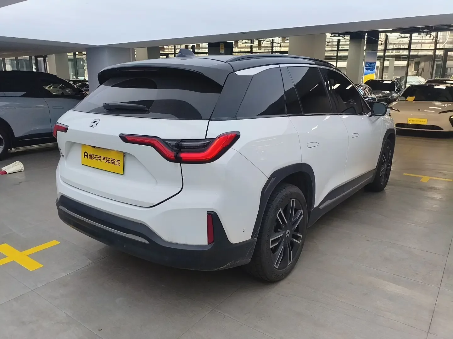 NIO ES6