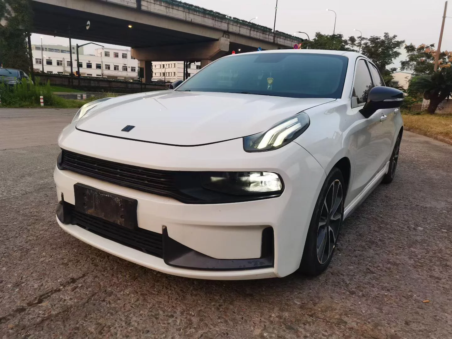 Lynk & Co 03