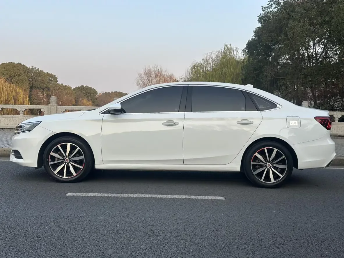 Roewe i6 Classic