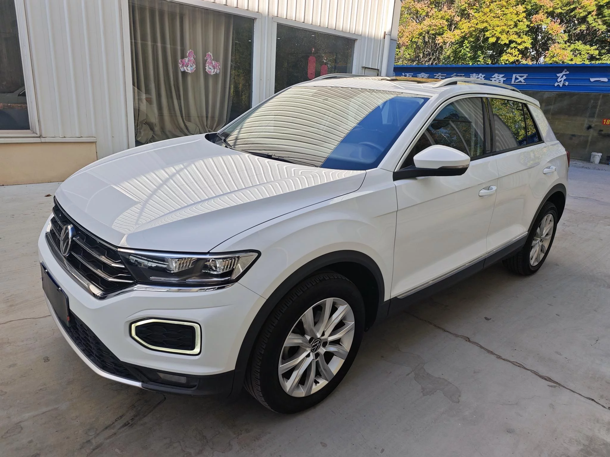 VOLKSWAGEN T-ROC