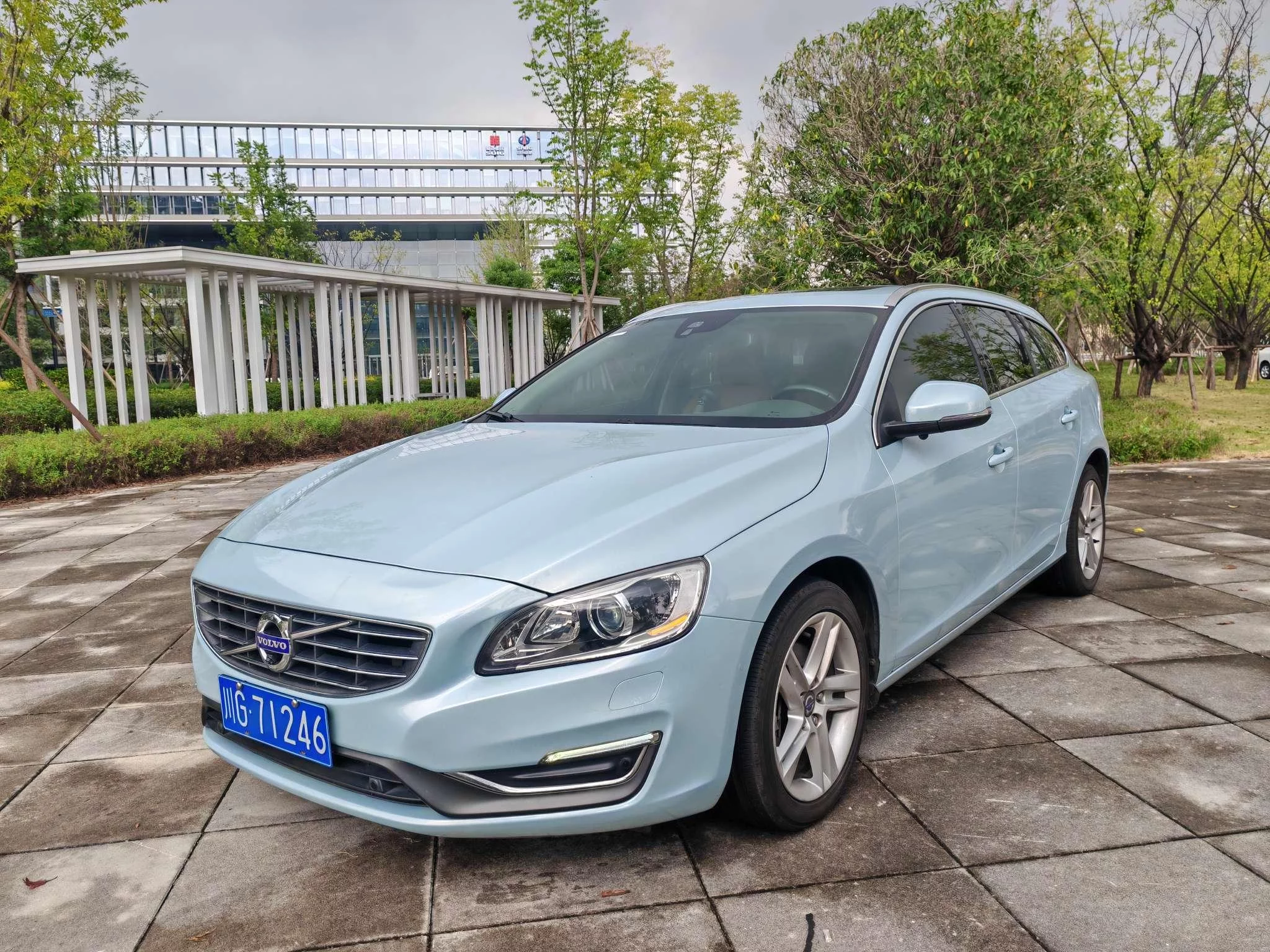 Volvo V60  из Китая