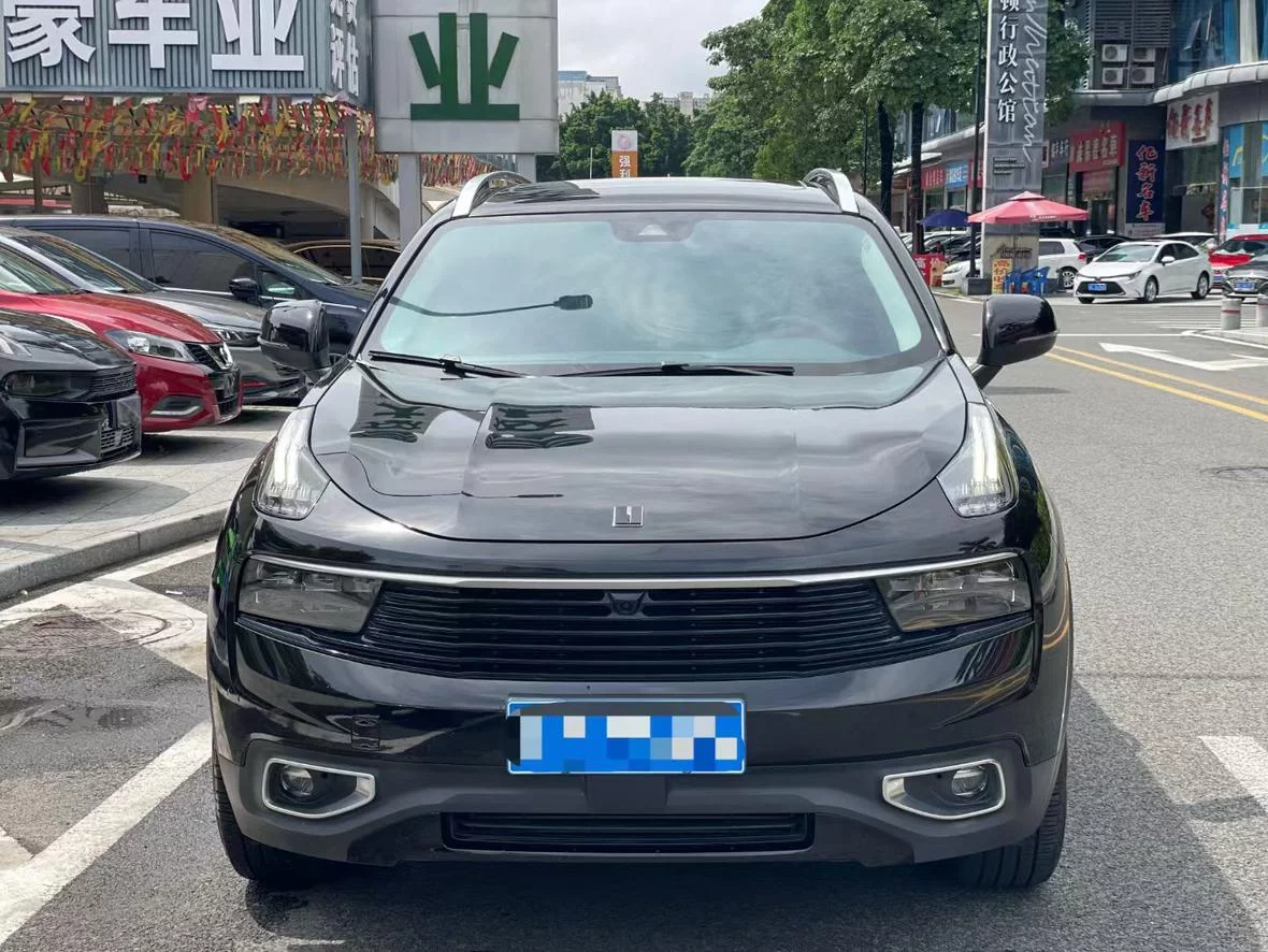 Lynk & Co 01