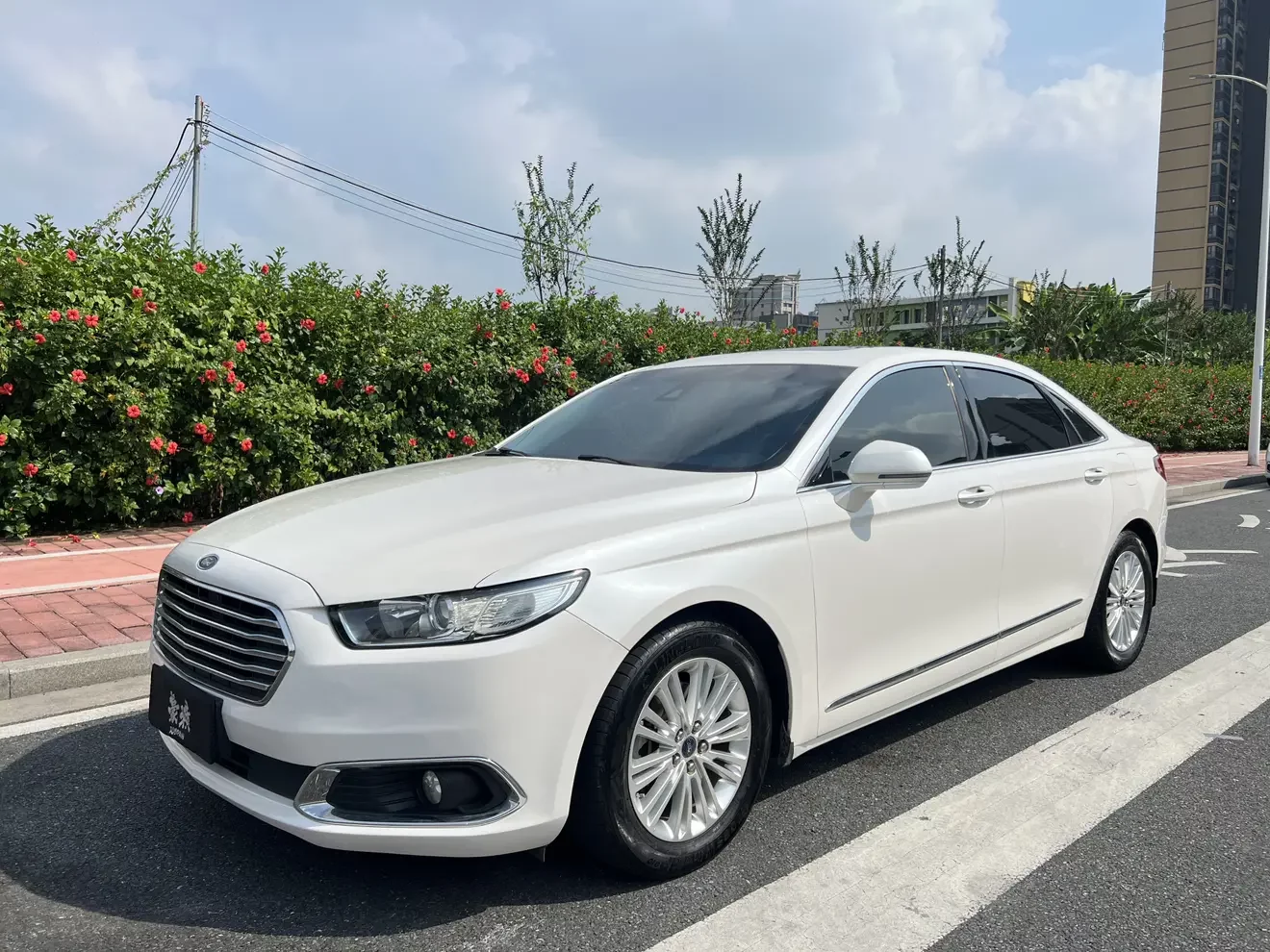 Ford Taurus  из Китая