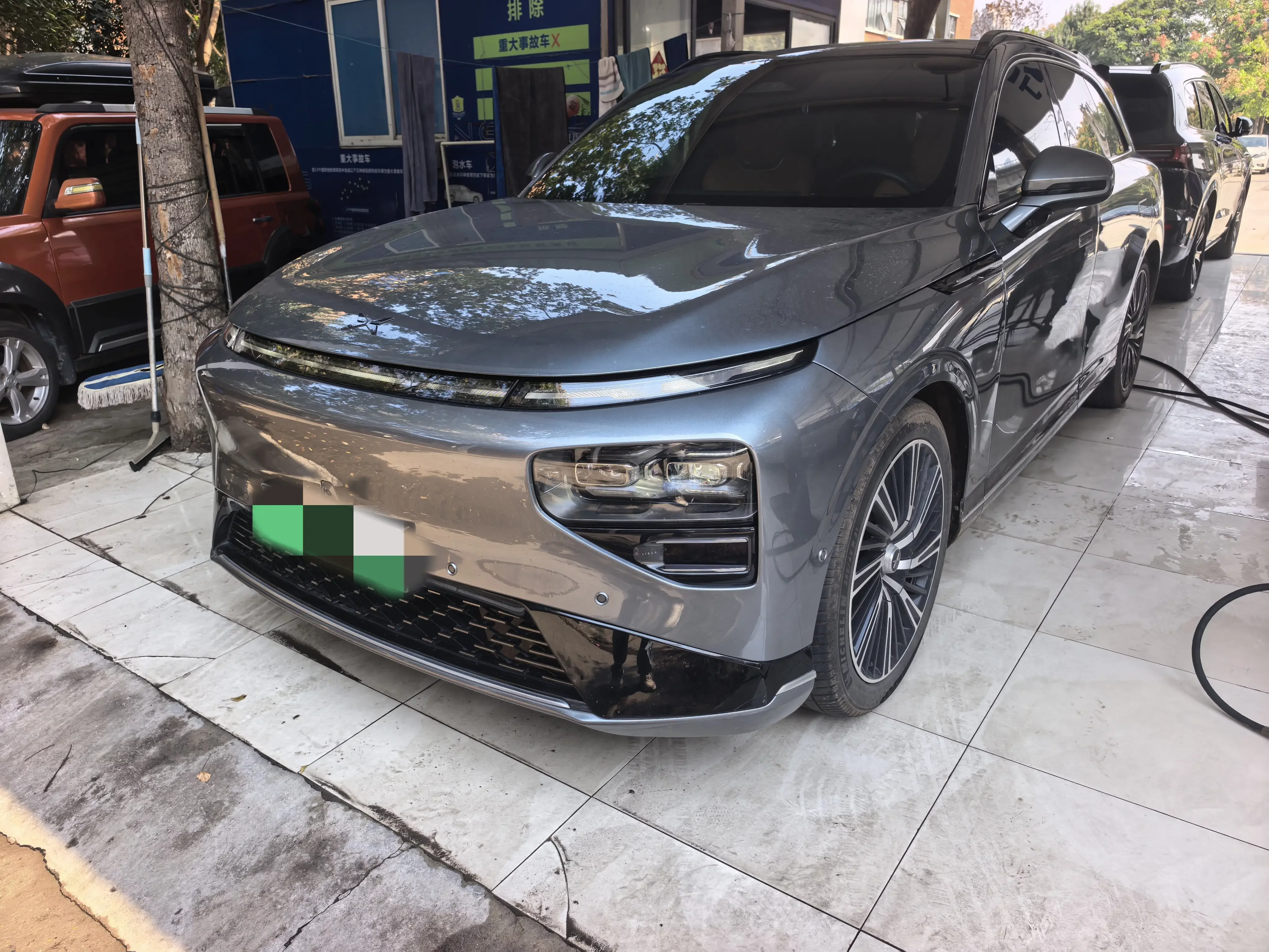 XPeng G9