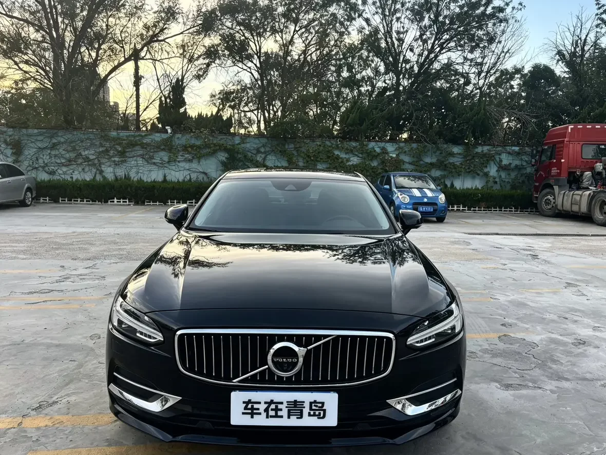 Volvo S90