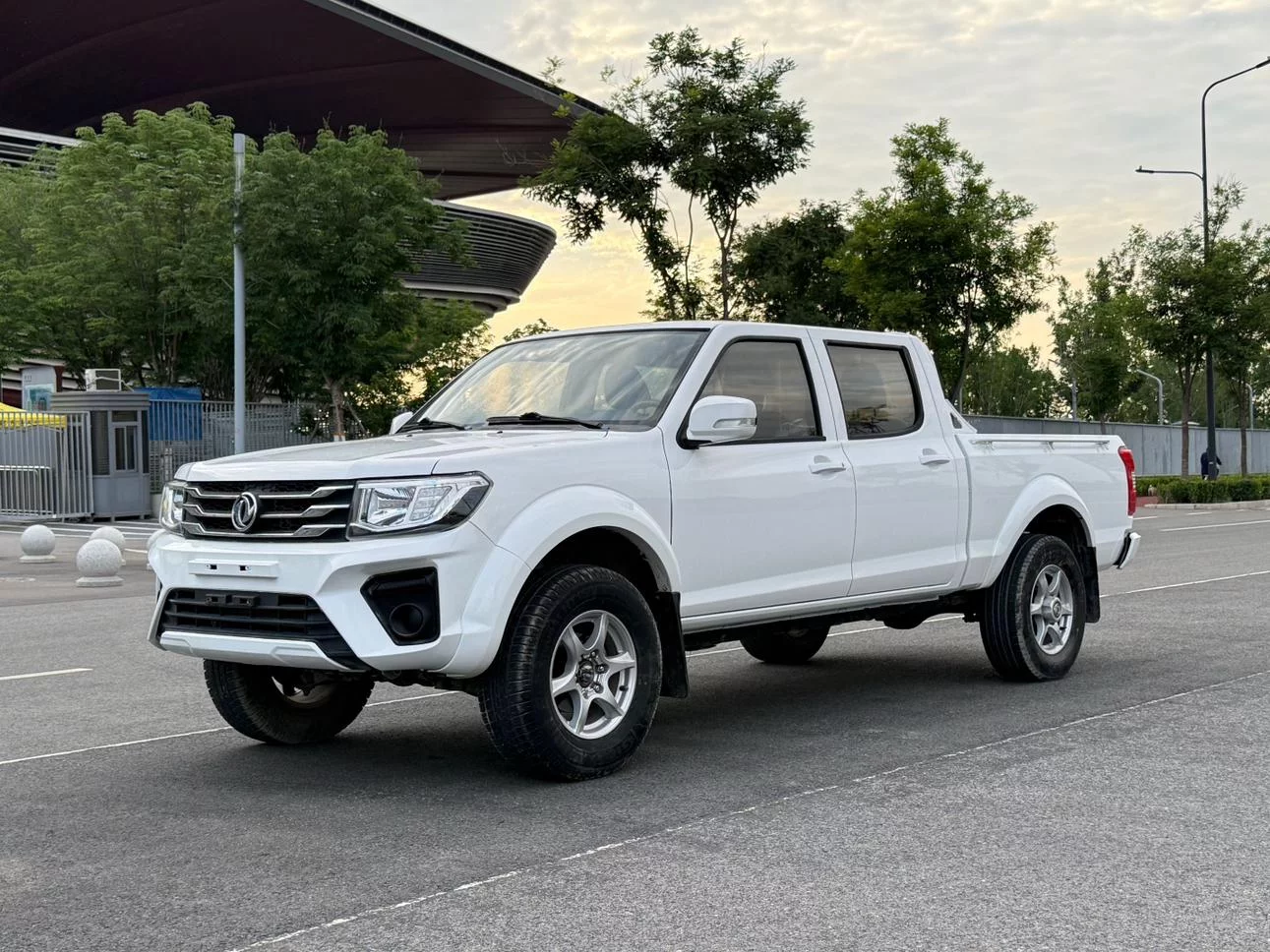 Dongfeng Ruiqi  из Китая