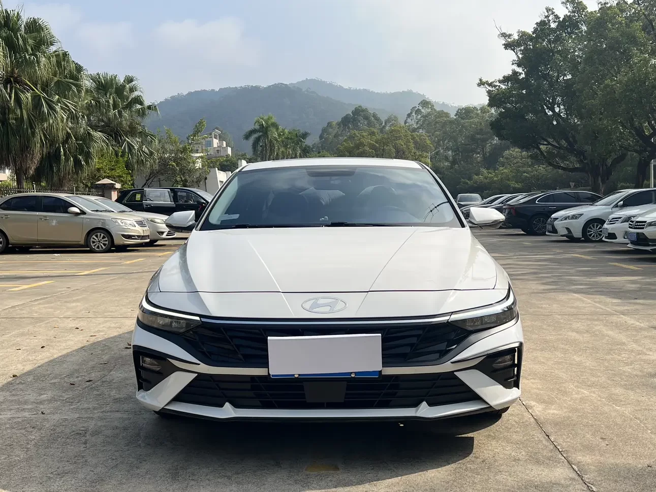 Hyundai Elantra  из Китая