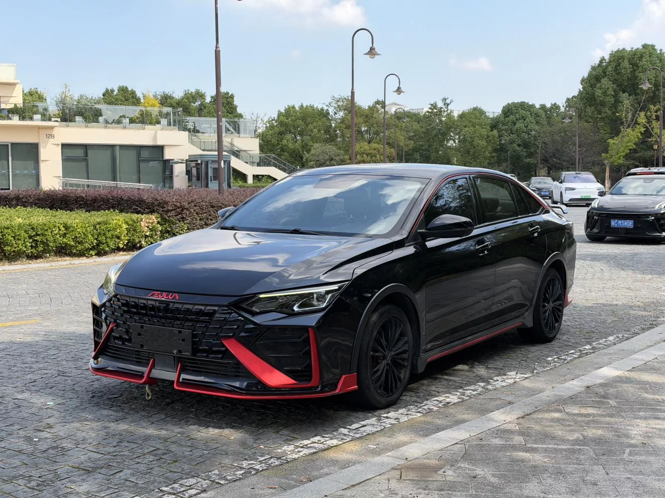 Dongfeng Yixuan MAX  из Китая