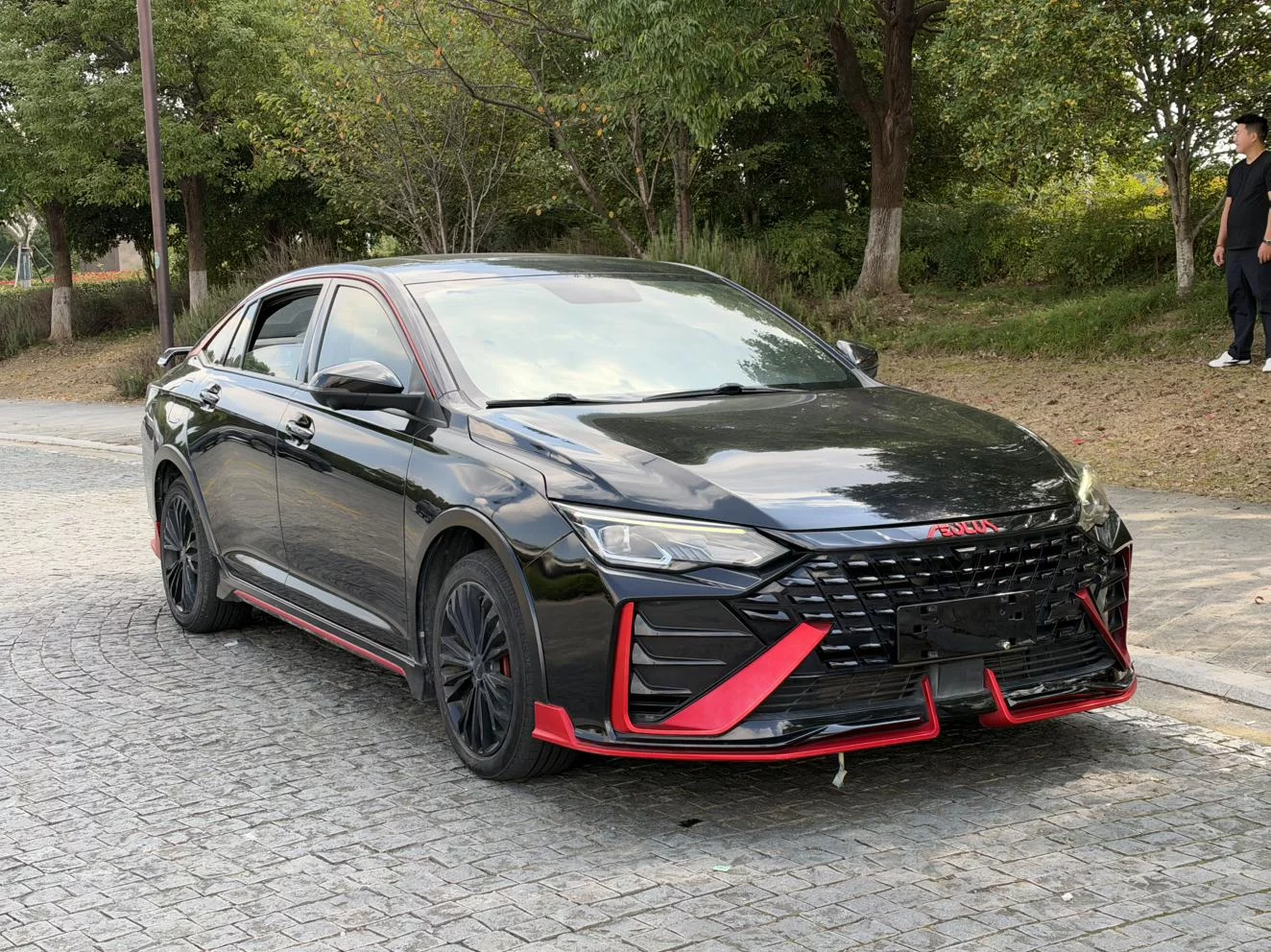 Dongfeng Yixuan MAX  из Китая