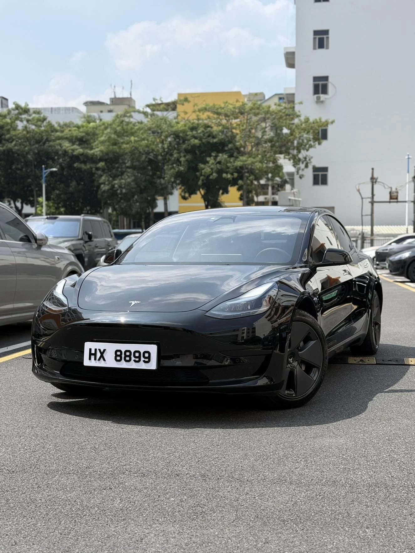 TESLA MODEL 3
