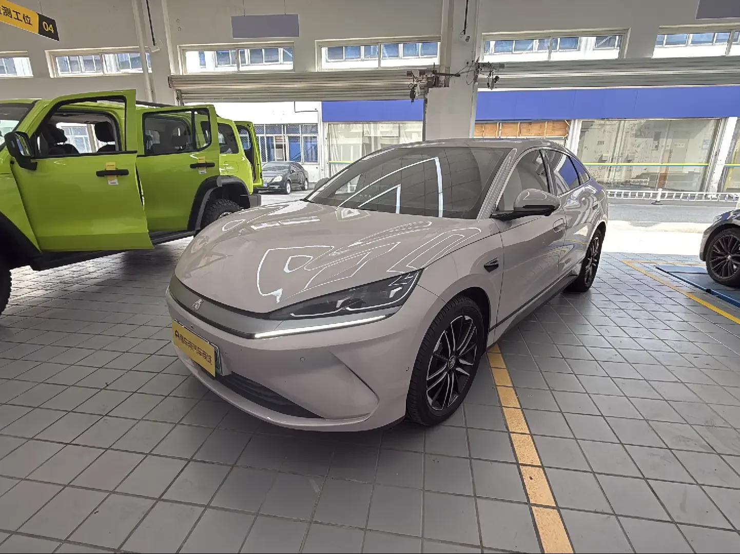 BYD Qin L EV
