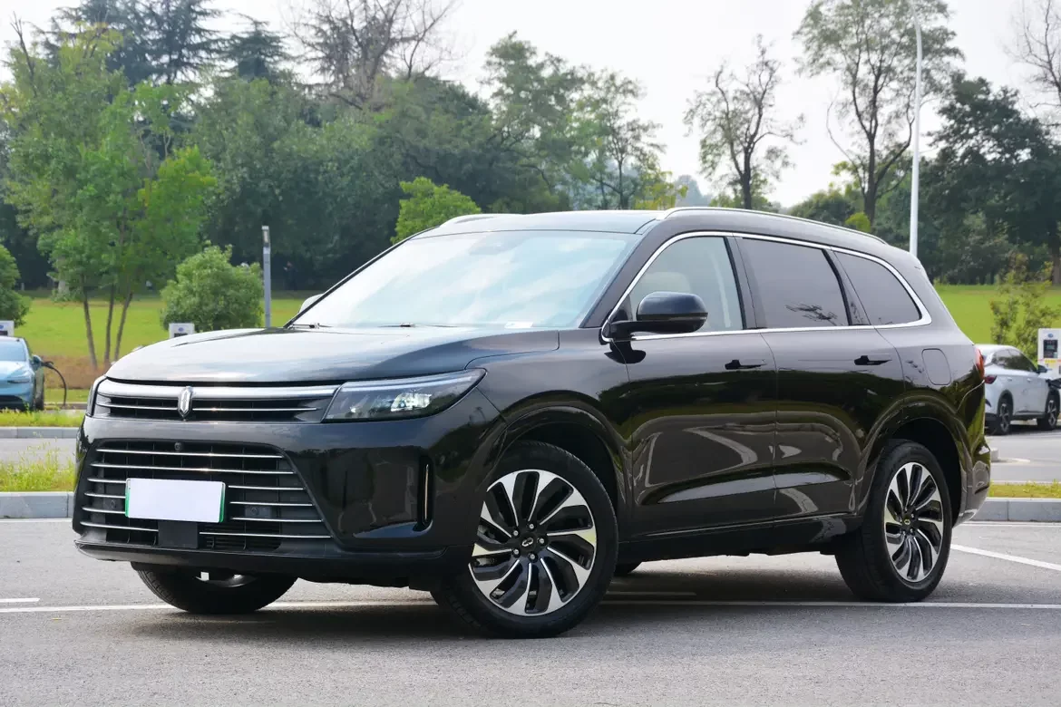 AITO M7  из Китая