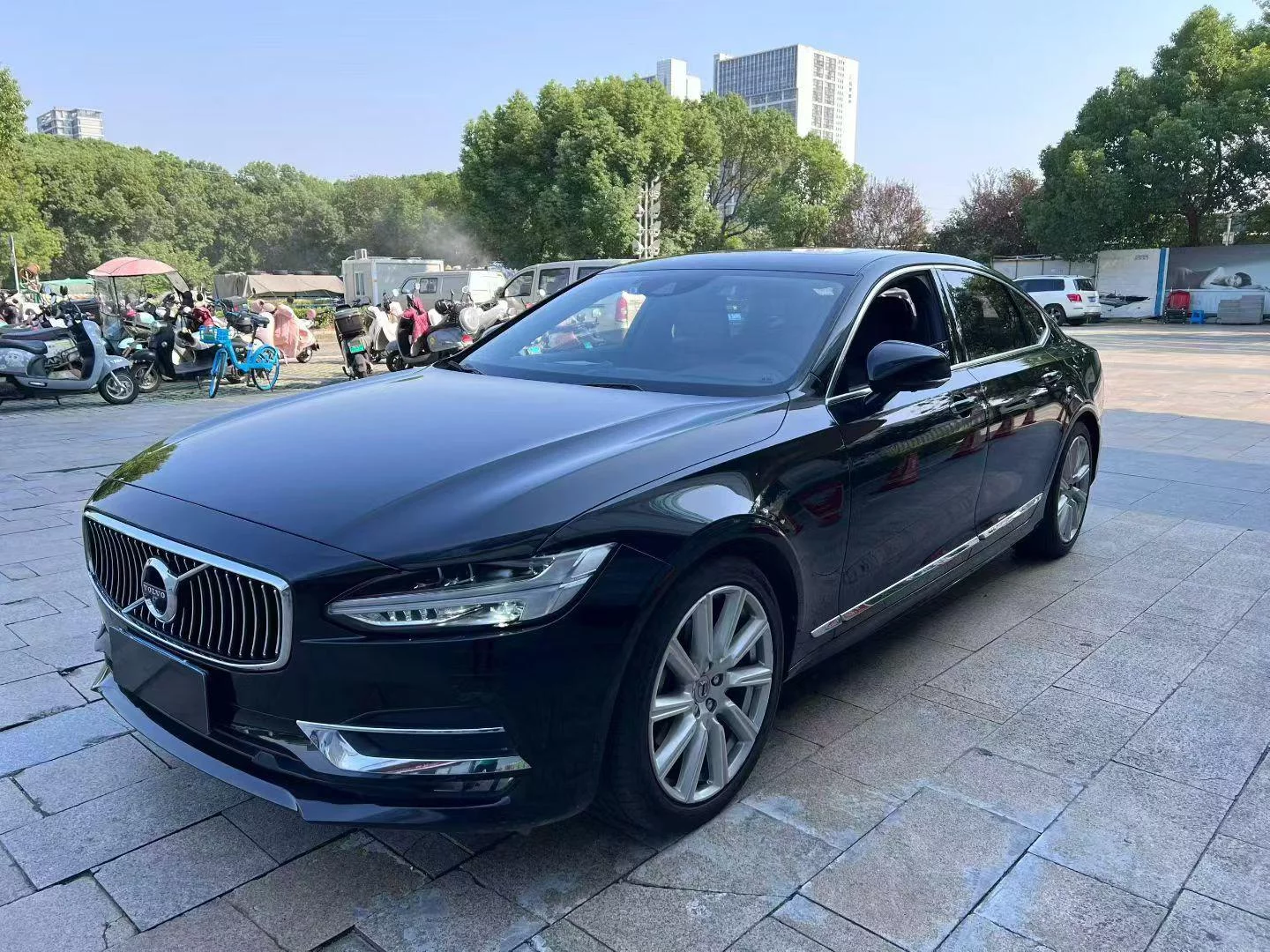 Volvo S90