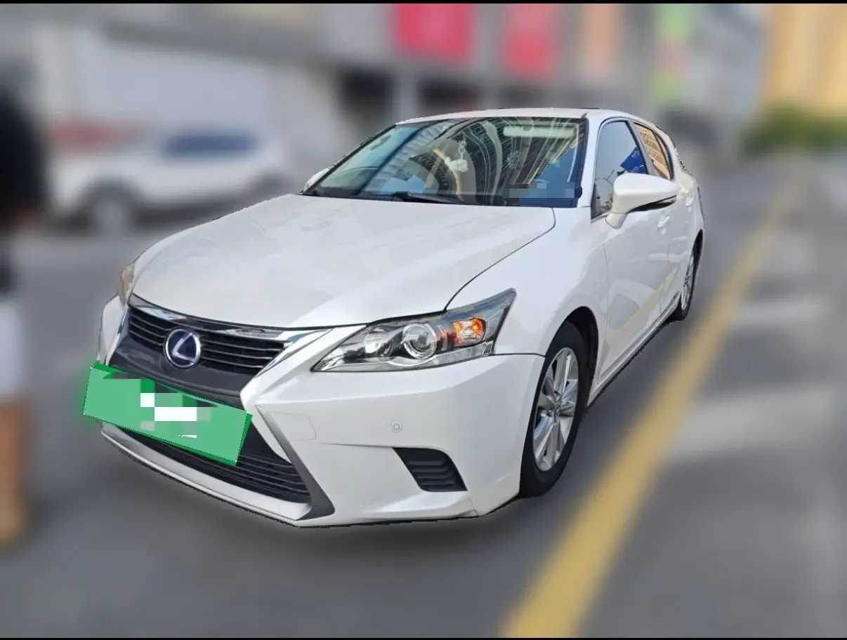 Lexus CT  из Китая