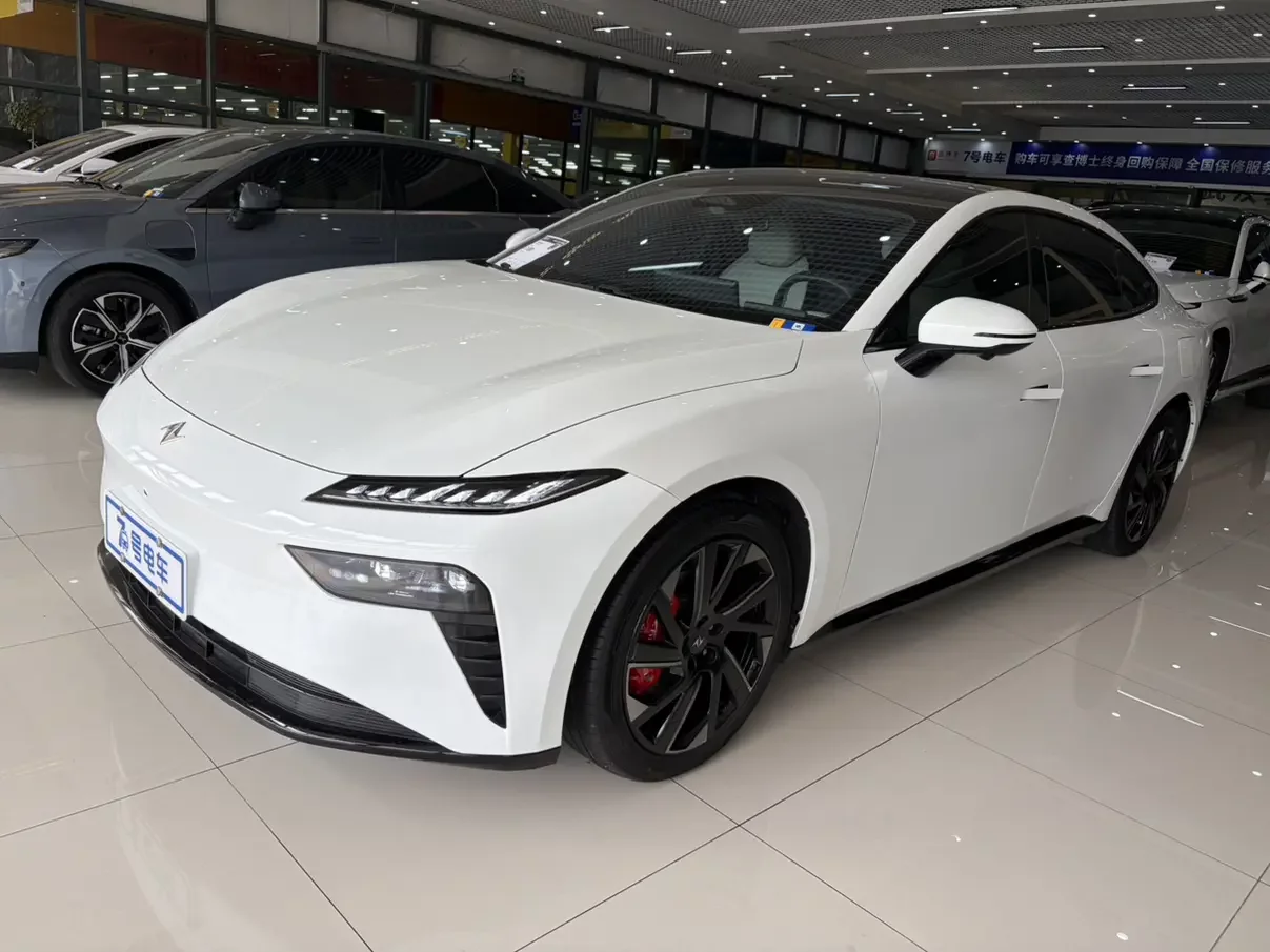 Dongfeng Yipai 007  из Китая