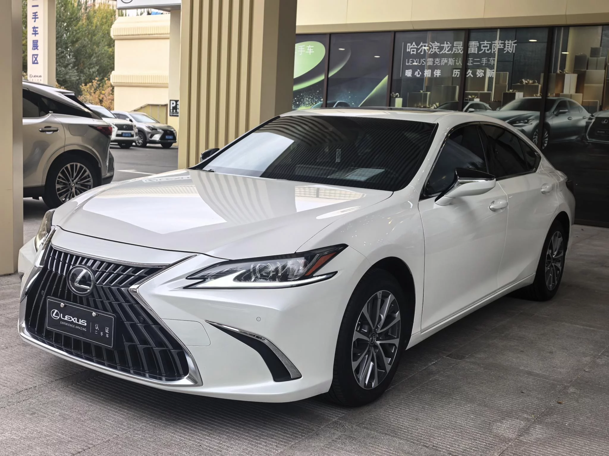 LEXUS ES