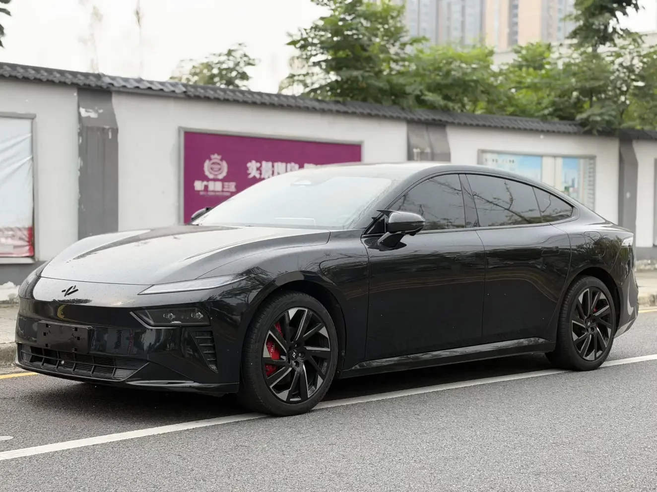 Dongfeng Yipai 007  из Китая