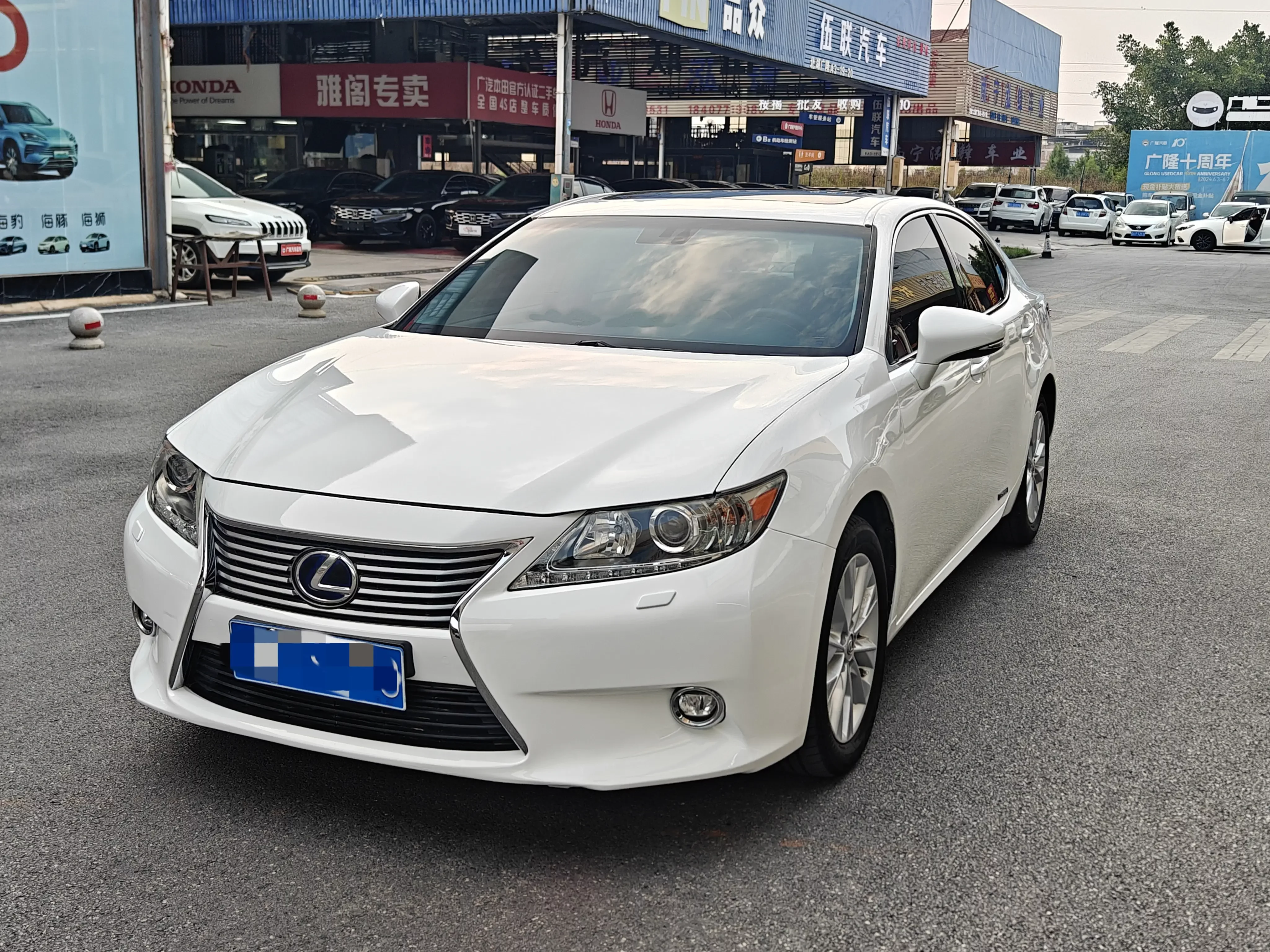 Lexus ES