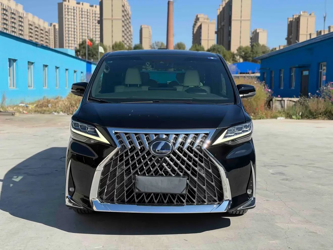 Lexus LM  из Китая
