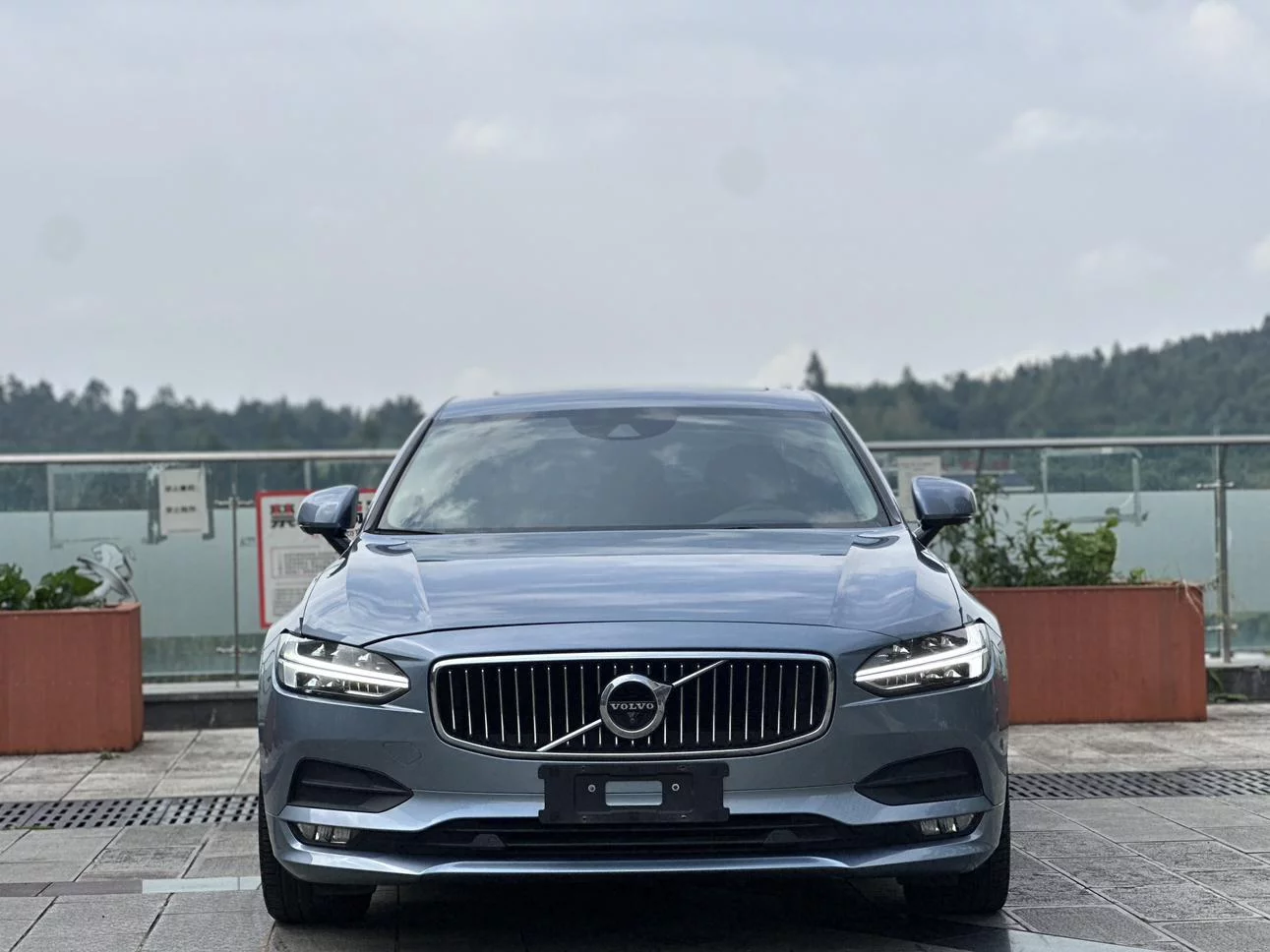 Volvo S90