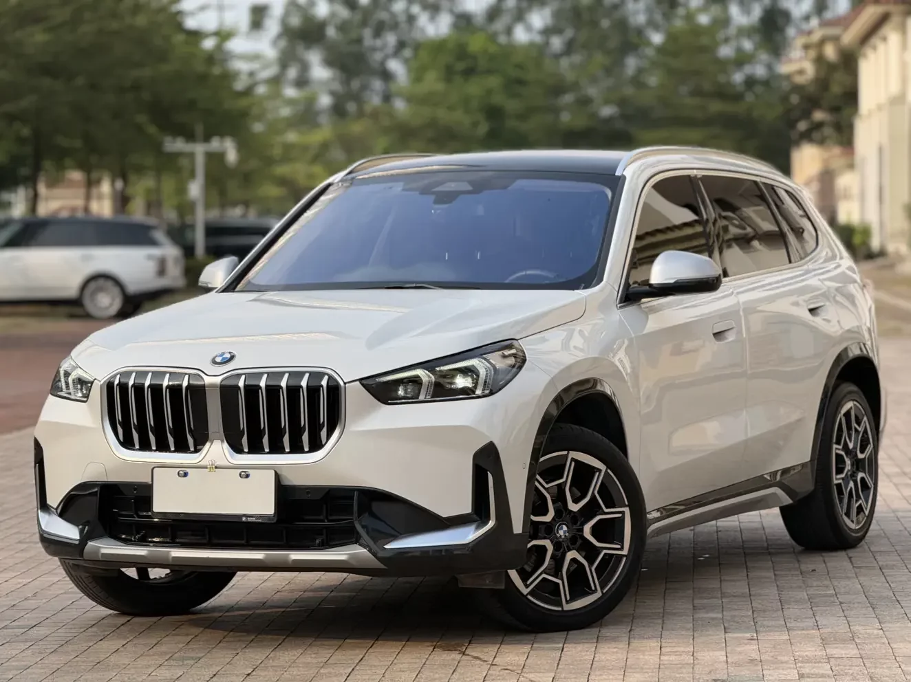 BMW X1  из Китая