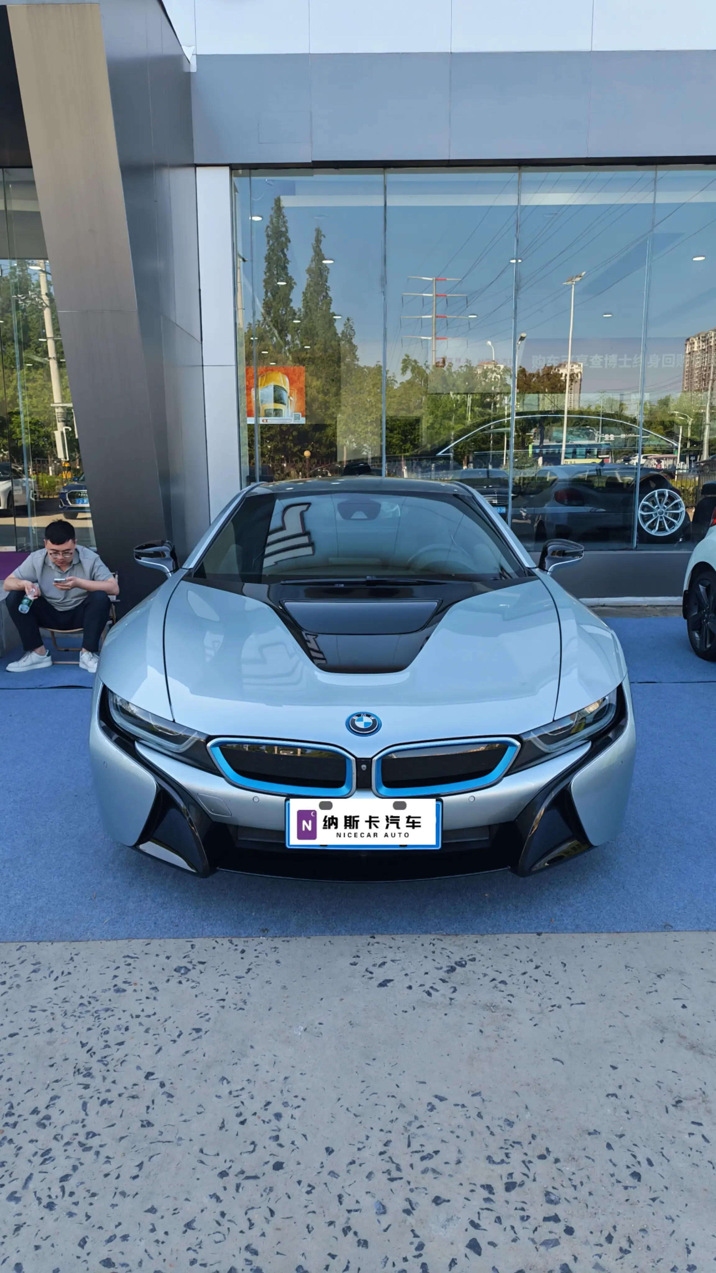 BMW i8